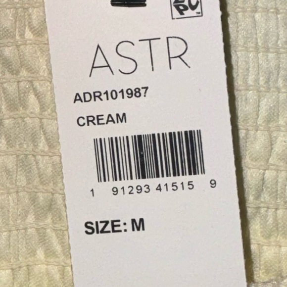 Astr the label SMOCKED SQUARE NECK MINI DRESS - Picture 6 of 6
